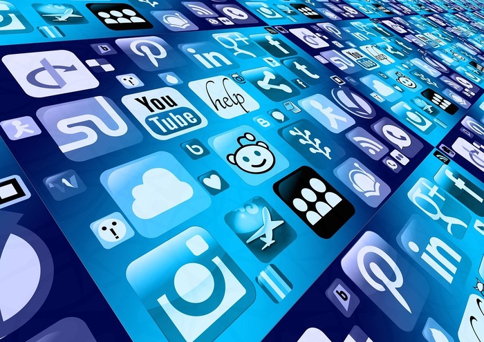 The Evolution of Mobile Gaming Platforms in Gambling mobile-1087845_1280