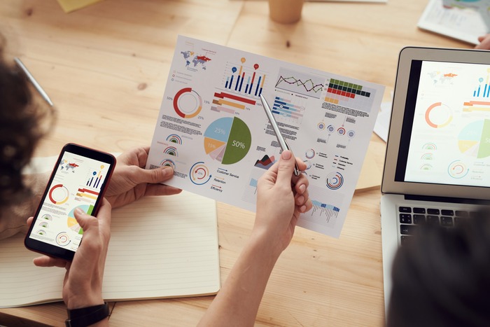 Conducting Market Research and Competitor Analysis with Residential Proxies pexels-fauxels-3183153